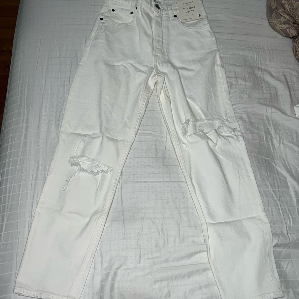 Size 26 | 2R: Abercrombie & Fitch White Jeans (The Mom High Rise)